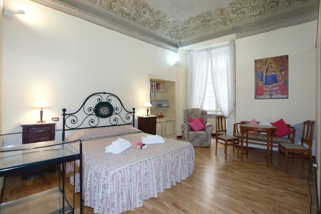 Bed and Breakfast Residenza D'Epoca Montanini Siena Exterior foto